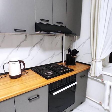 Apartment In Street Toktogula 77 Бишкек Екстериор снимка