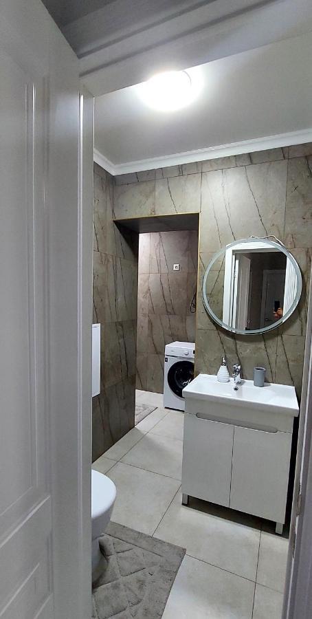 Apartment In Street Toktogula 77 Бишкек Екстериор снимка